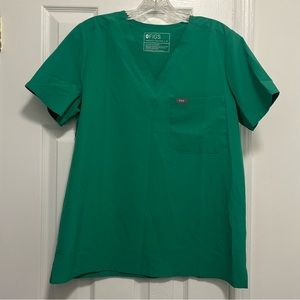 Figs Catarina Scrub top in Safety Green - size M